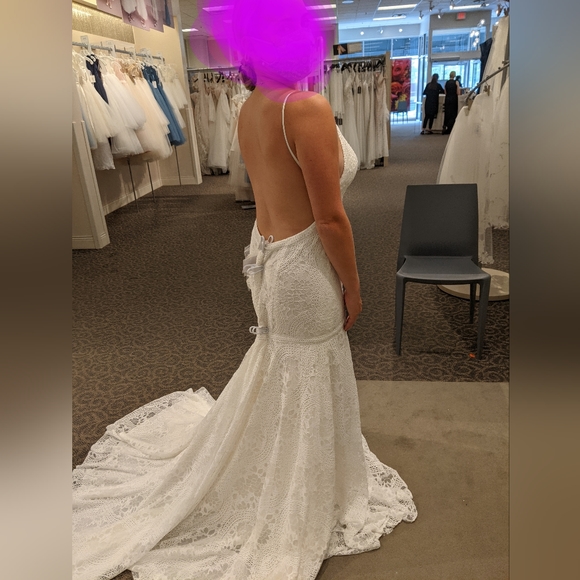 Lace wedding dress - Picture 5 of 6